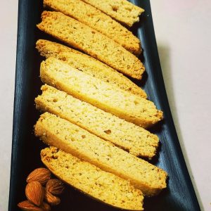 Almond biscotti cookies